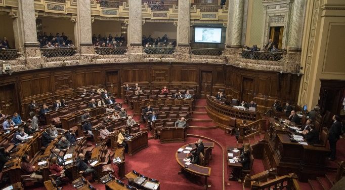 Ley de debate obligatorio se postergó tras la polémica que generó la grilla preestablecida de participantes