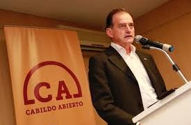 Abogados de Manini Ríos aseguran que “cumplió a rajatabla con sus obligaciones”