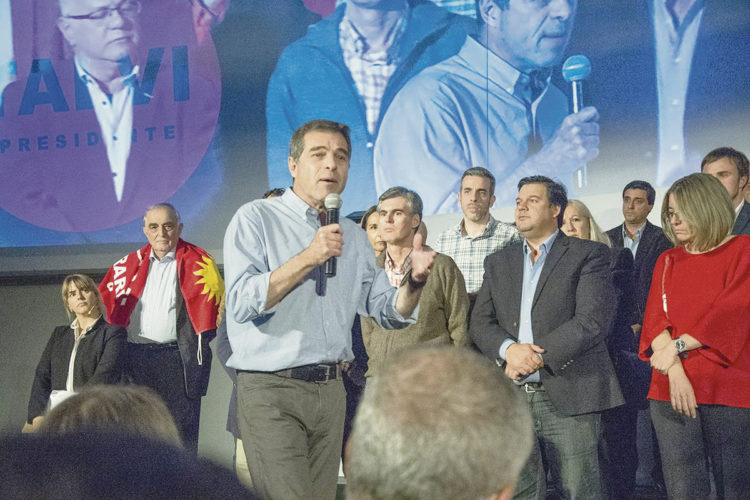 Ciudadanos, de Ernesto Talvi, “toma el timón” del Partido Colorado