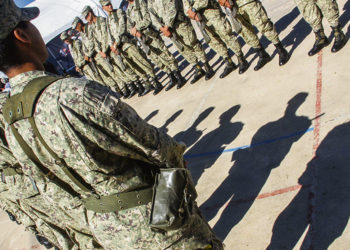 Reforma de la Ley Orgánica Militar genera malestar en los militares y rechazo de la oposición