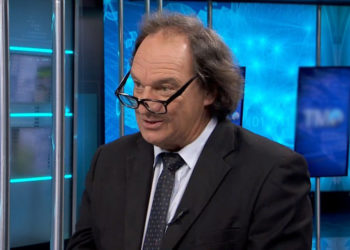 Especialista en Derecho Constitucional entiende una “pérdida de tiempo” el intento por aprobar el voto en el exterior