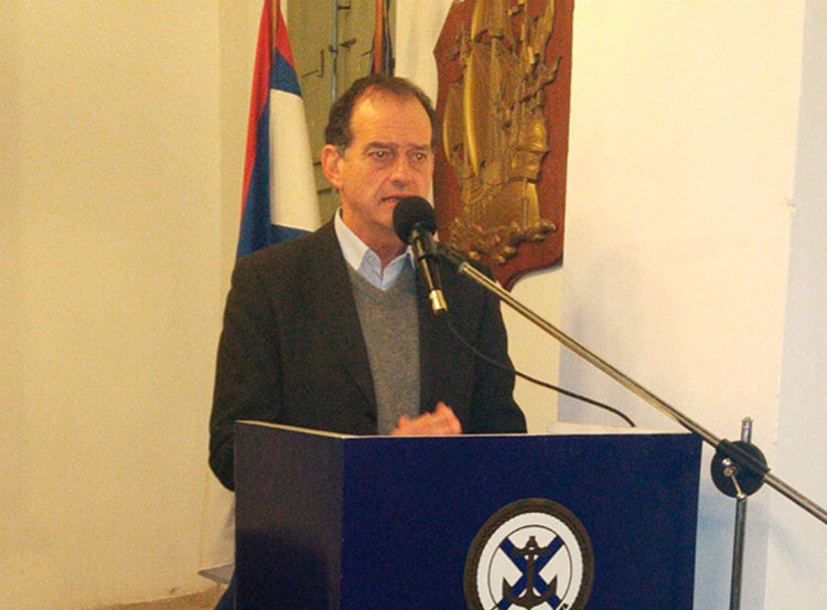 Manini Ríos apuntó a mayor competitividad y creación de Oficina de Asuntos Marítimos