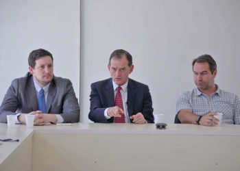 Guido Manini Ríos dictó una conferencia en la Universidad Central de Brasilia