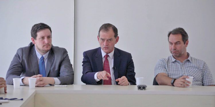 Guido Manini Ríos dictó una conferencia en la Universidad Central de Brasilia