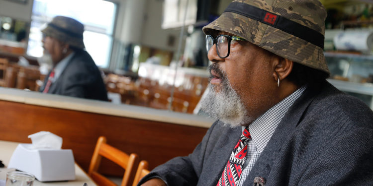 Ruben Rada:  un referente de la cultura popular uruguaya que toca “la música del mundo”