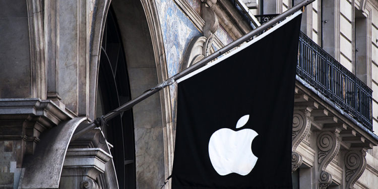 Lucha de gigantes entre la Unión Europea y Apple