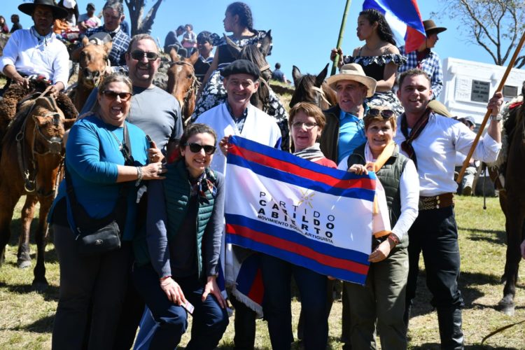 El Gral. (r) Guido Manini Ríos rindió homenaje a Artigas en el Hervidero