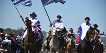 El Gral. (r) Guido Manini Ríos rindió homenaje a Artigas en el Hervidero