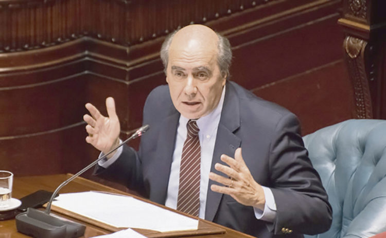 Amorín Batlle sostiene que búsqueda de desaparecidos no debe pasar a la INDDHH