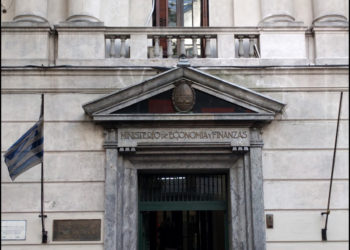 ¿Las agencias calificadoras aplauden o advierten al gobierno?