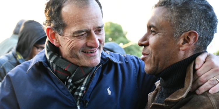 Coalición de intereses contra Guido Manini