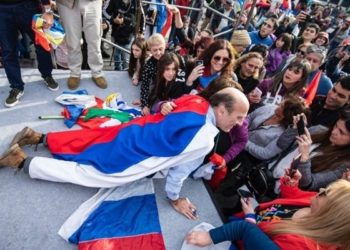 Martínez en busca de ayuda en Buenos Aires