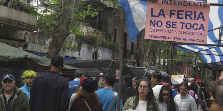 Feriantes de Tristán Narvaja mantienen conflicto con IM