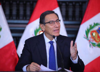 Crisis política en Perú ante la decisión del presidente de disolver el Congreso