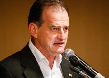 Manini: sectores de la población están endeudados a tasas altísimas
