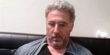 El que se beneficia…