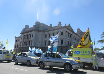 Con la consigna de “avanzar y estar unidos”, los blancos marcan presencia en las calles