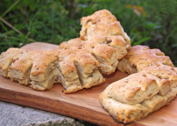 Martínez:  viajes, construcciones y roscas de chicharrones