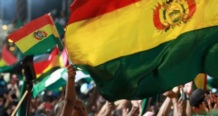 Bolivia frente al desafío de la democratización y la industrialización