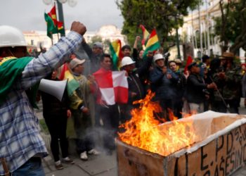 Bolivia y Chile: Turbas incendiarias ganan las calles en nombre del “pueblo” ¿Izquierdas o derechas?