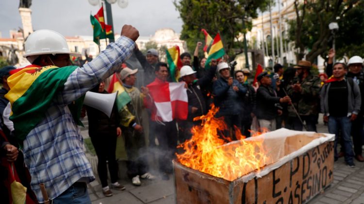 Bolivia y Chile: Turbas incendiarias ganan las calles en nombre del “pueblo” ¿Izquierdas o derechas?