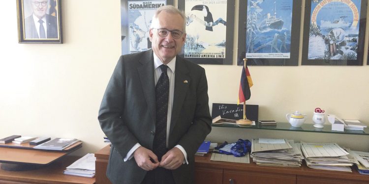 Embajador Ingo von Voss: “fue casi un milagro y un gran éxito de los gobiernos haber logrado reunificar Alemania”