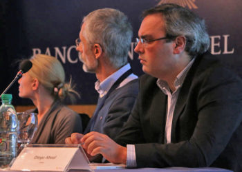 Los titiriteros empiezan a sentirse amenazados