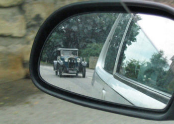 Mirando por el retrovisor