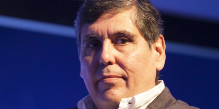 Medio involucrado en turbios negocios con Venezuela arremete contra Manini