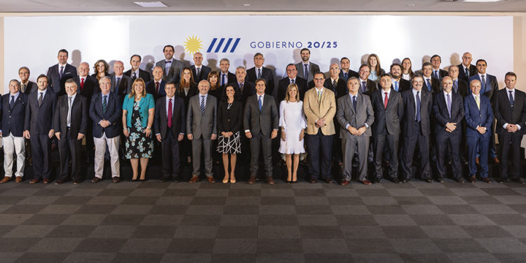 La coalición multicolor ya tiene compromiso y equipos