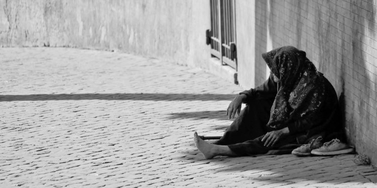 Socorrer a nuestros ancianos desposeídos