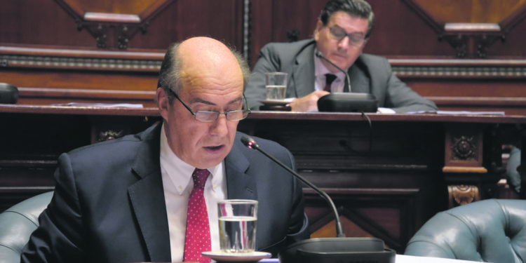 José Amorín Batlle: un militante inagotable que no le teme a trabajar para el país como un ciudadano más