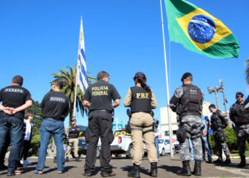 Policía Federal de Brasil combate el tráfico de drogas y armas en la frontera con Uruguay