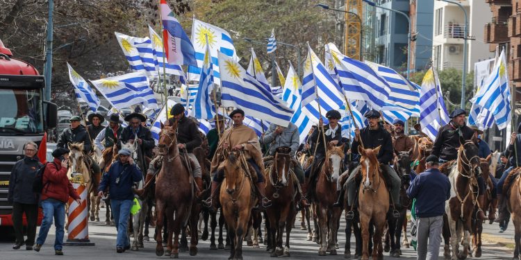 #23E Un Solo Uruguay: “nos manifestamos en apoyo de los cambios que se tengan que hacer” para que el país “empiece a rodar bien”