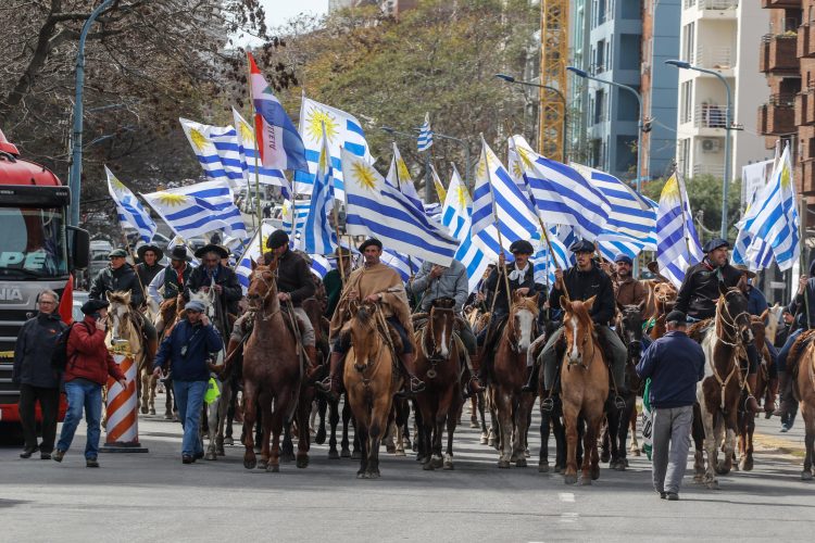 #23E Un Solo Uruguay: “nos manifestamos en apoyo de los cambios que se tengan que hacer” para que el país “empiece a rodar bien”