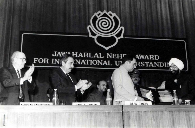 Seis naciones se reúnen para evitar la carrera nuclear