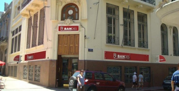 Cómo el banco de Chávez utilizó Uruguay ante la indiferencia del BCU