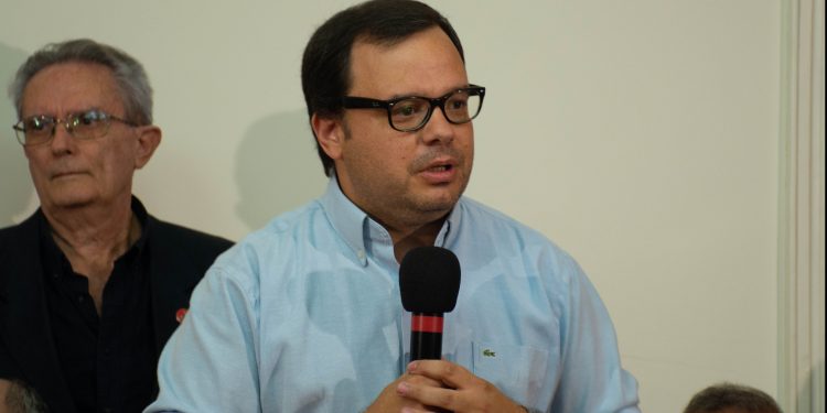 Felipe Schipani: “No proponemos juntarnos para sacar al FA, sino para cambiar su gestión deficitaria”