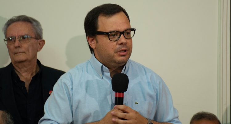 Felipe Schipani:  “No proponemos juntarnos para sacar al FA, sino para cambiar su gestión deficitaria”