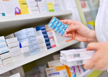 Proyecto de ley de Vázquez abre debate sobre negociación con industria farmacéutica y sostenibilidad del FNR