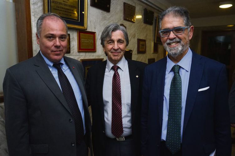 La Asociación Española firma convenio con Xunta de Galicia