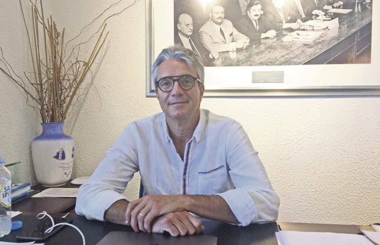 José Decurnex:  “El fútbol uruguayo tal como está planteado hoy no tiene ninguna viabilidad”