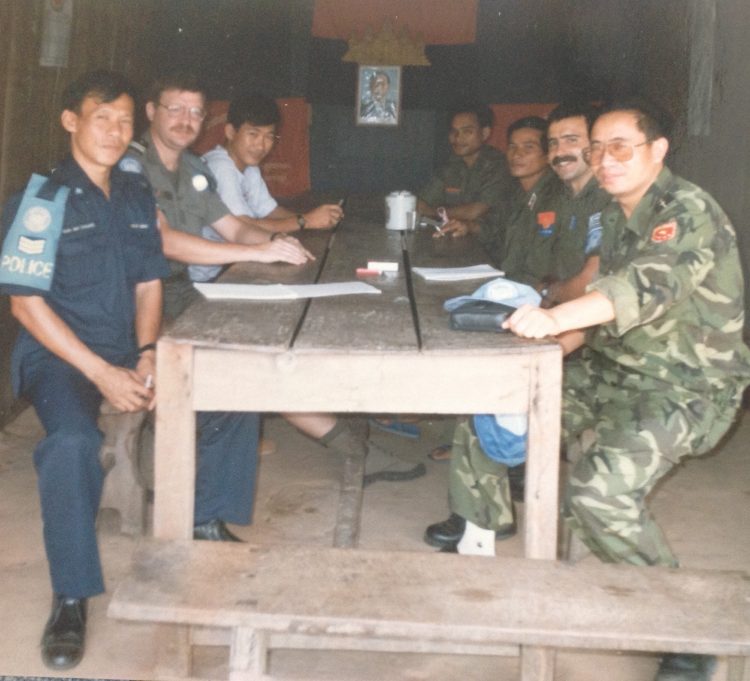 Raúl Lozano de observador de conflictos internacionales a senador con enfoque social