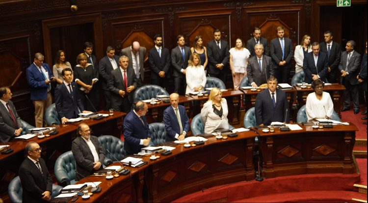 El primer día del renovado Parlamento