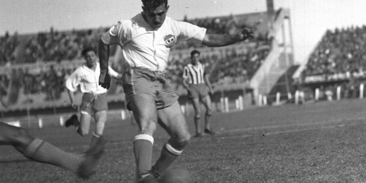 José Decurnex:  “El fútbol uruguayo tal como está planteado hoy no tiene ninguna viabilidad”