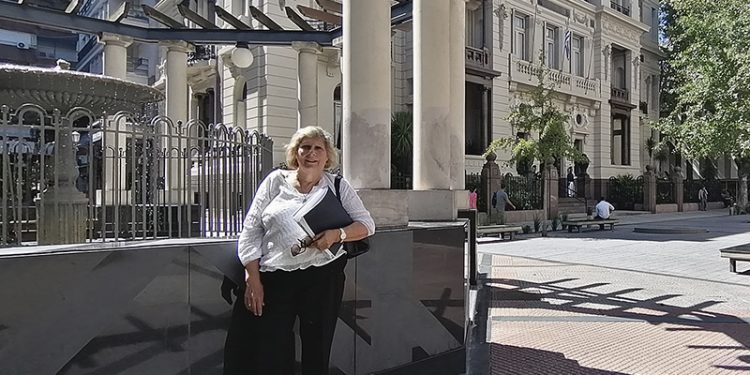 Dora Szafir:  “me incliné por las leyes para proteger a los más débiles”