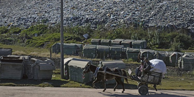 El corazón deteriorado del barrio Las Canteras que se transformó en un negocio