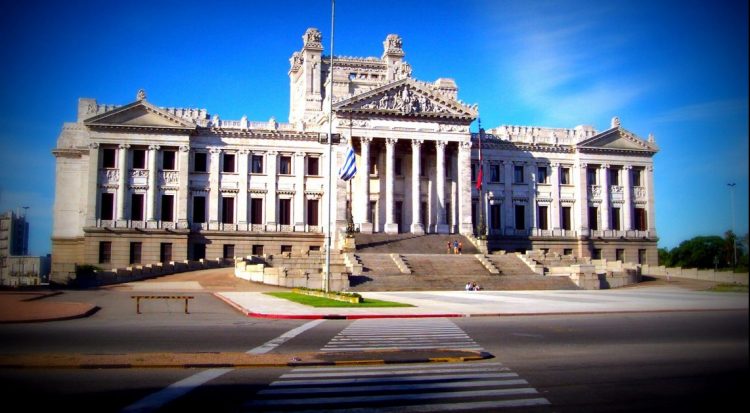 Socios de la coalición presentaron modificaciones a la LUC y se busca agilizar la remisión del proyecto al Parlamento