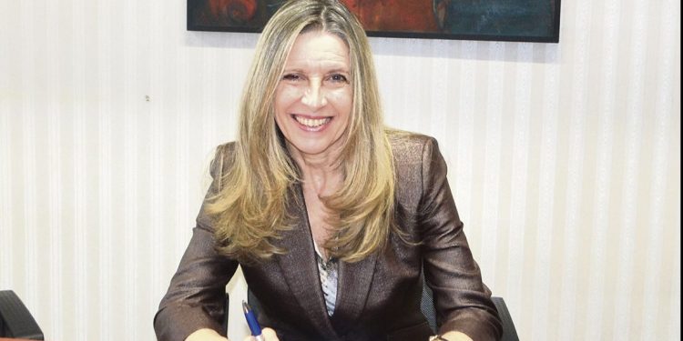 Elvira Domínguez: Trabajo, colaboración y liderazgo para salir de la crisis