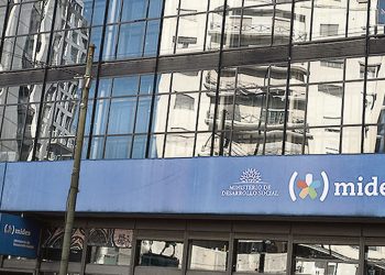 Refugios abiertos las 24 horas y más recursos para comedores comunitarios
